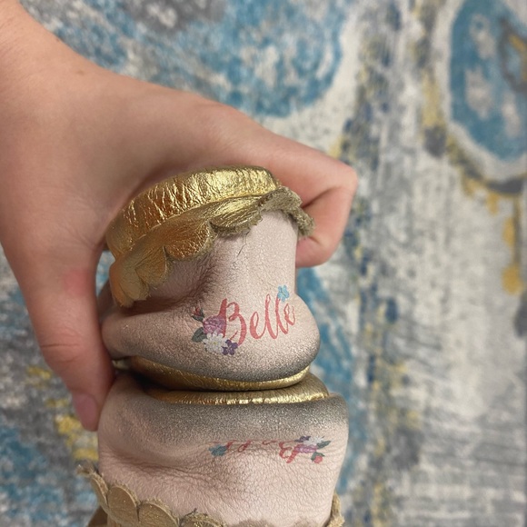 Freshly Picked Belle Bow Mocc. - Picture 3 of 4